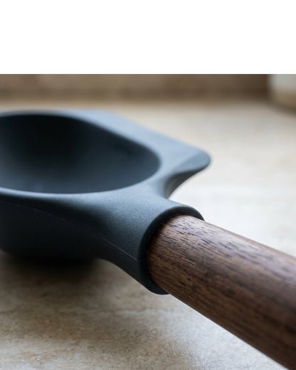Kpvxg Deep Silicone Scraper Spoon Walnut Handle Charcoal 30 cm - Detail view